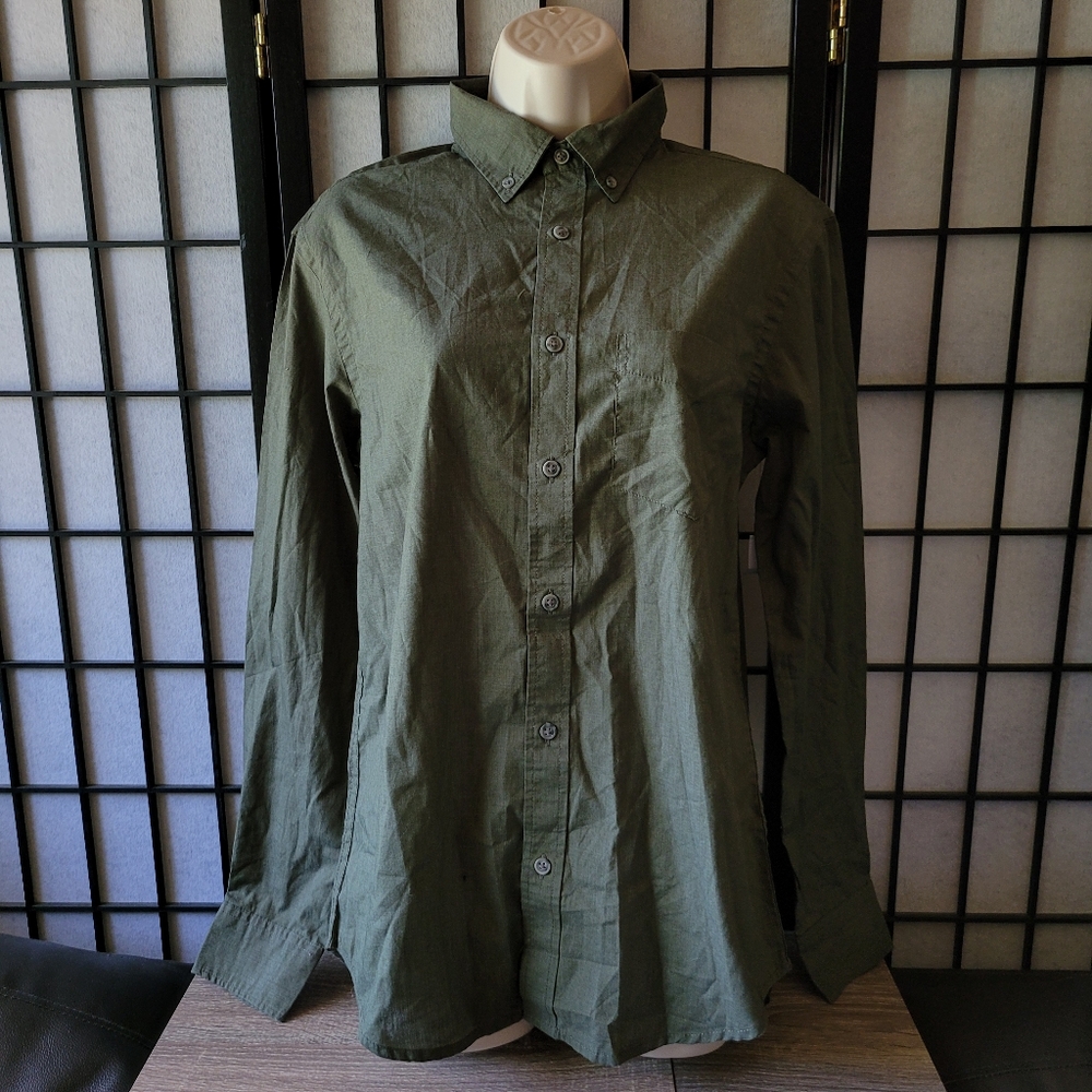 2/$8 • NWT Old Navy Basic Green Button-Up Blouse